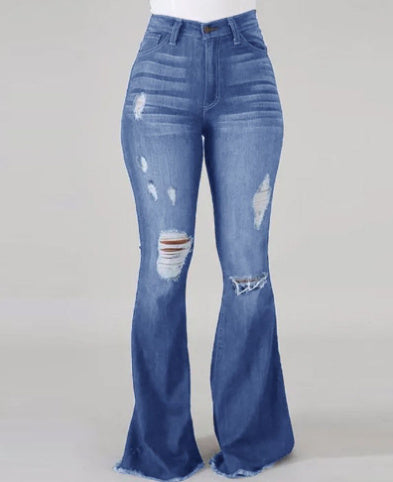 Jeans strappati con glutei aderenti alla moda da donna