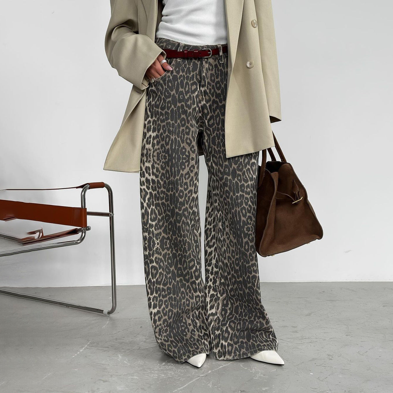 Jeans eleganti larghi e aderenti da strada leopardati