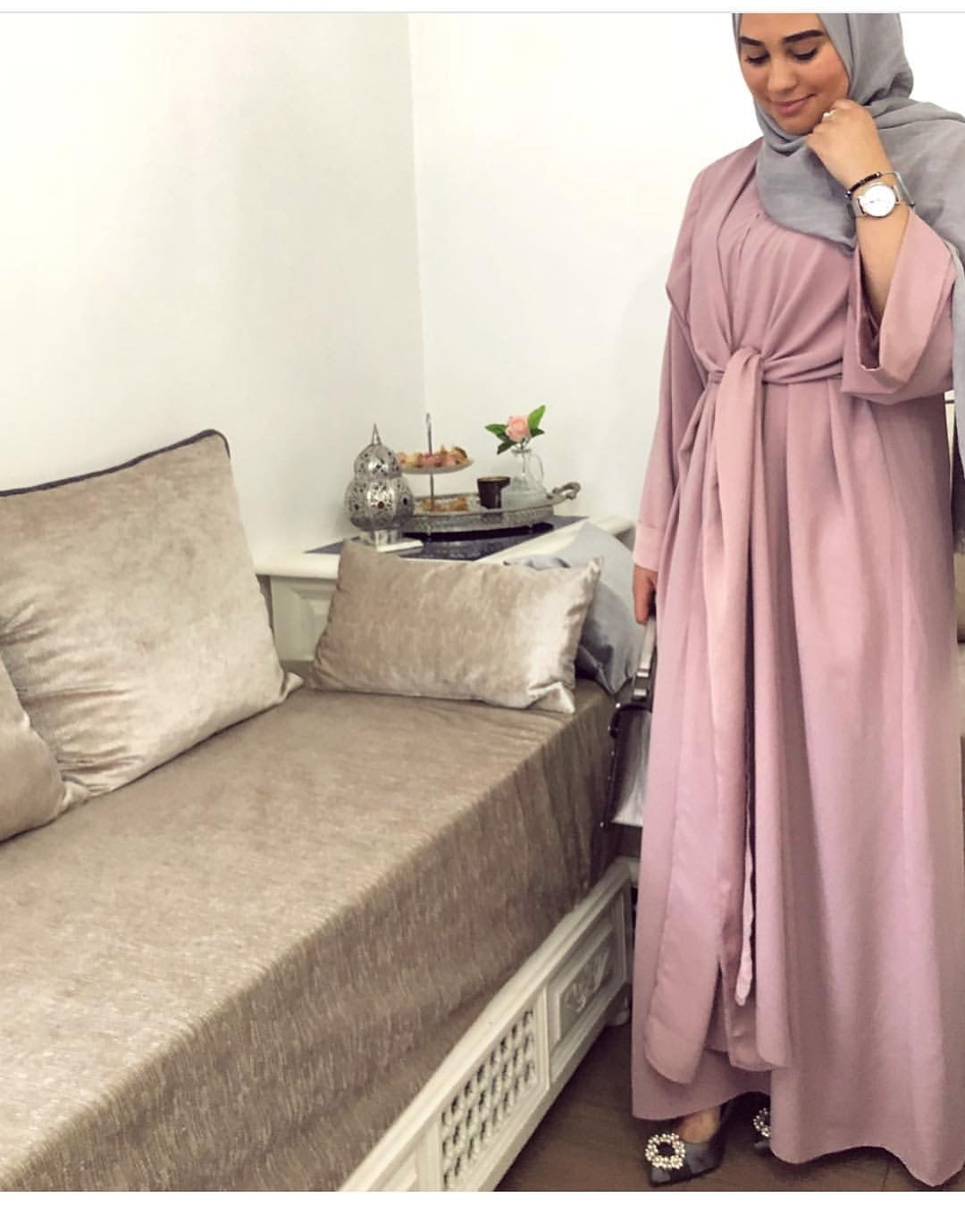 Fake two-piece tie robe in Dubai