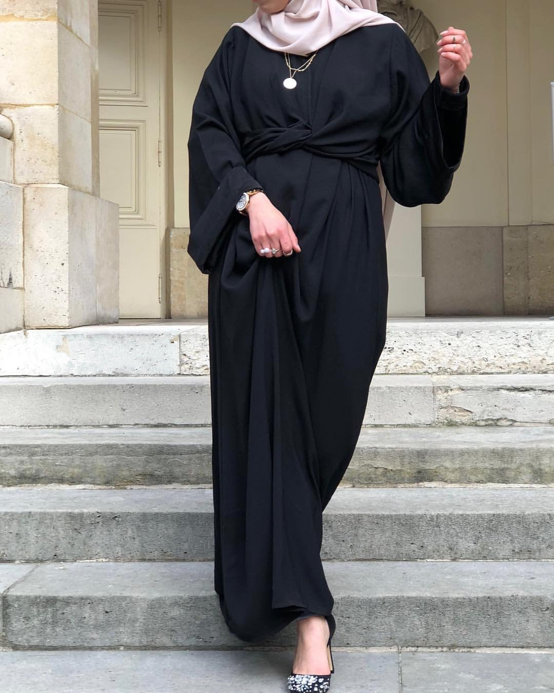 Fake two-piece tie robe in Dubai