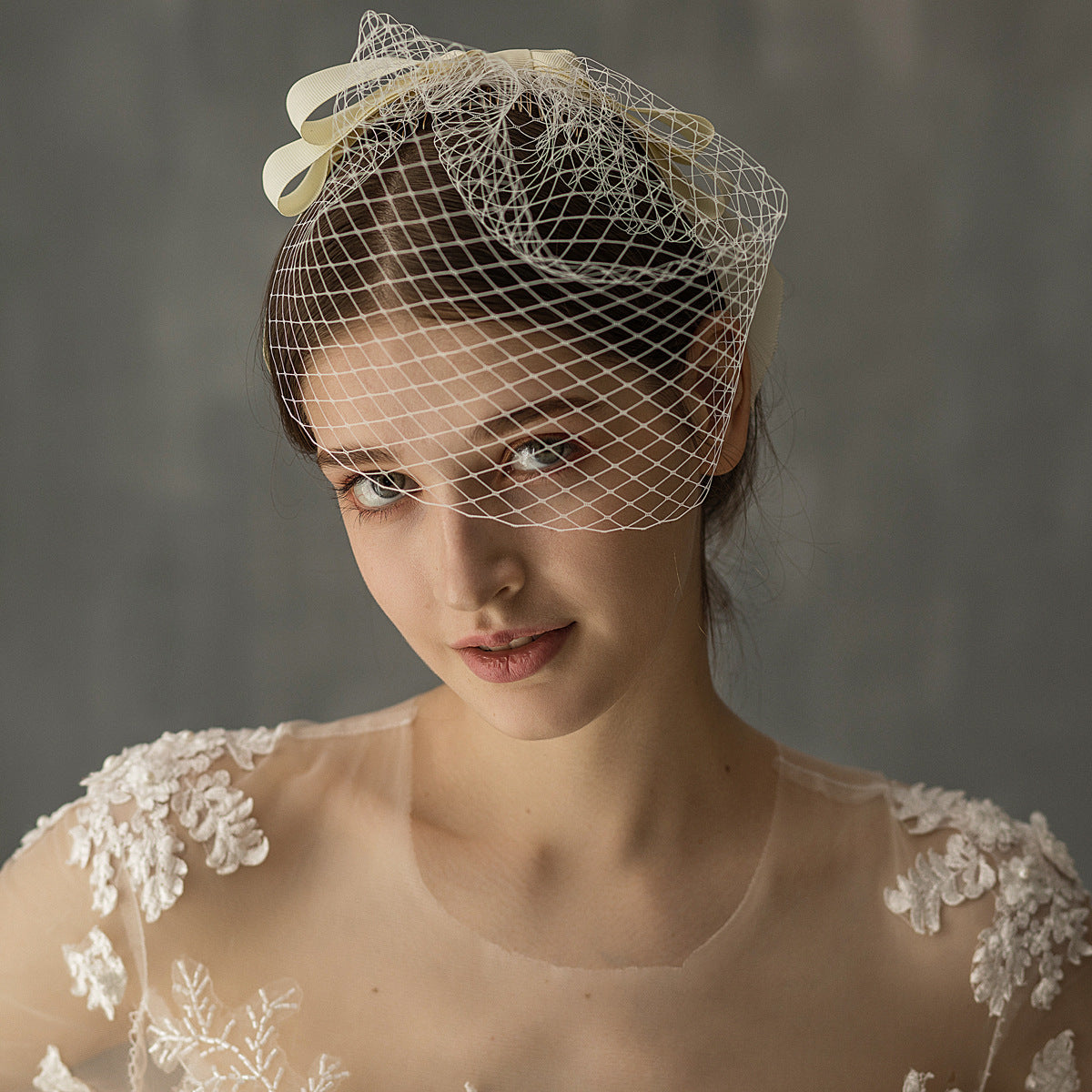 European And American White Mesh Bow Veil