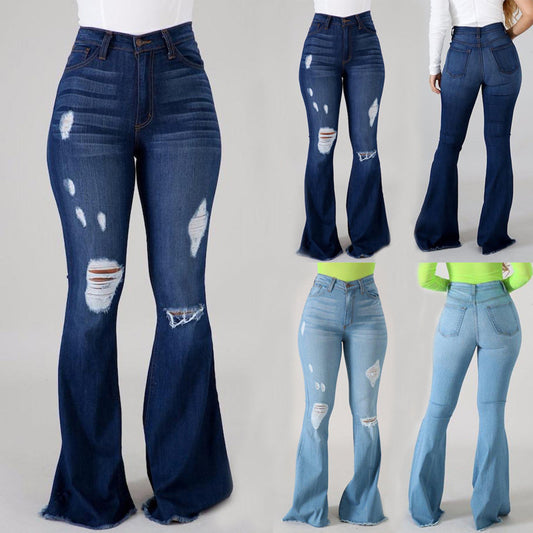 Jeans strappati con glutei aderenti alla moda da donna