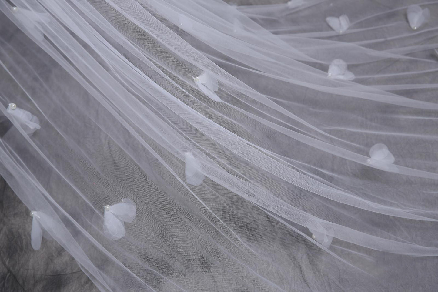 Bridal gown wedding veil