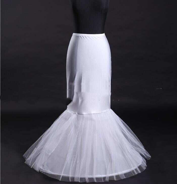 Large Fishtail Skirt Supporting Bride Wedding Dress