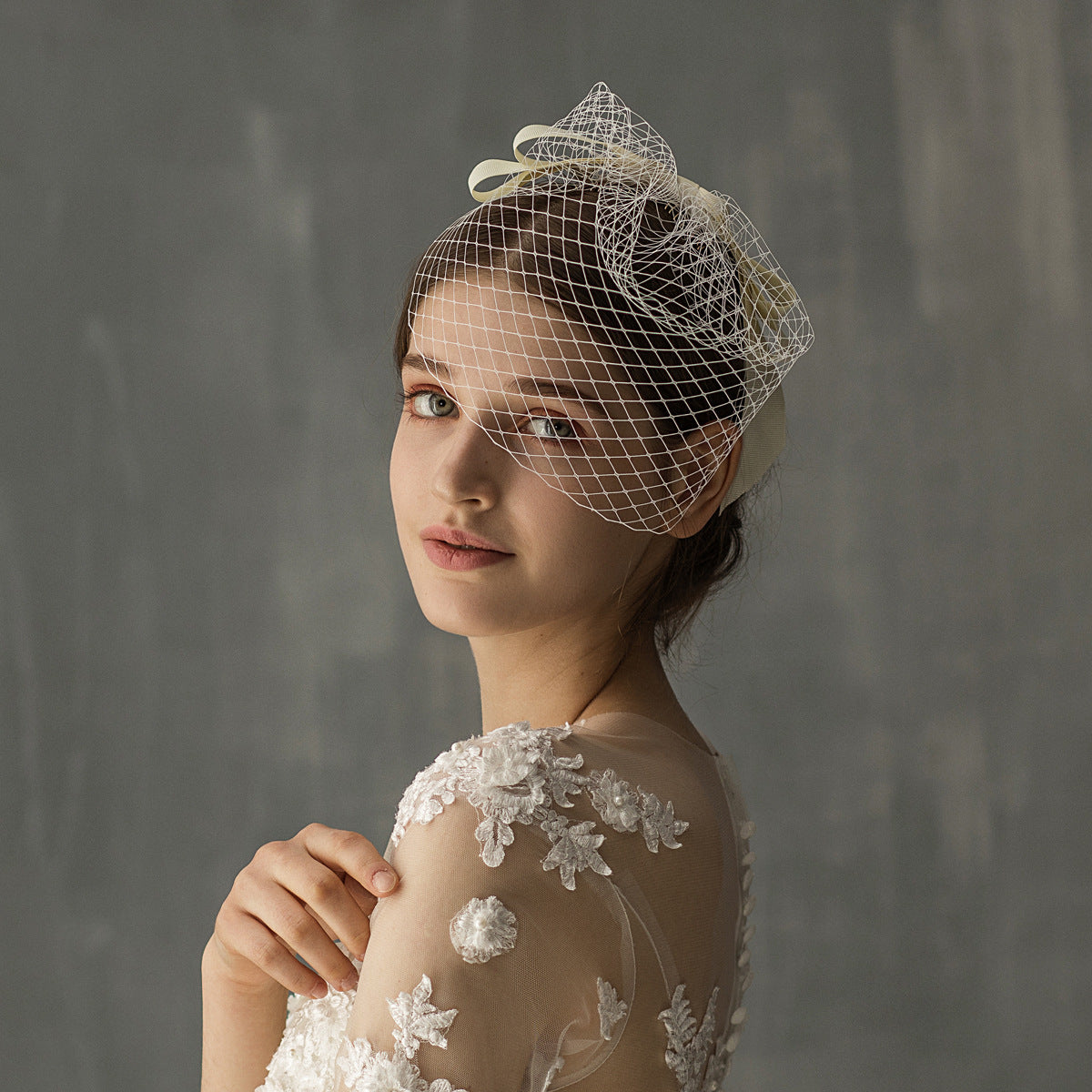 European And American White Mesh Bow Veil