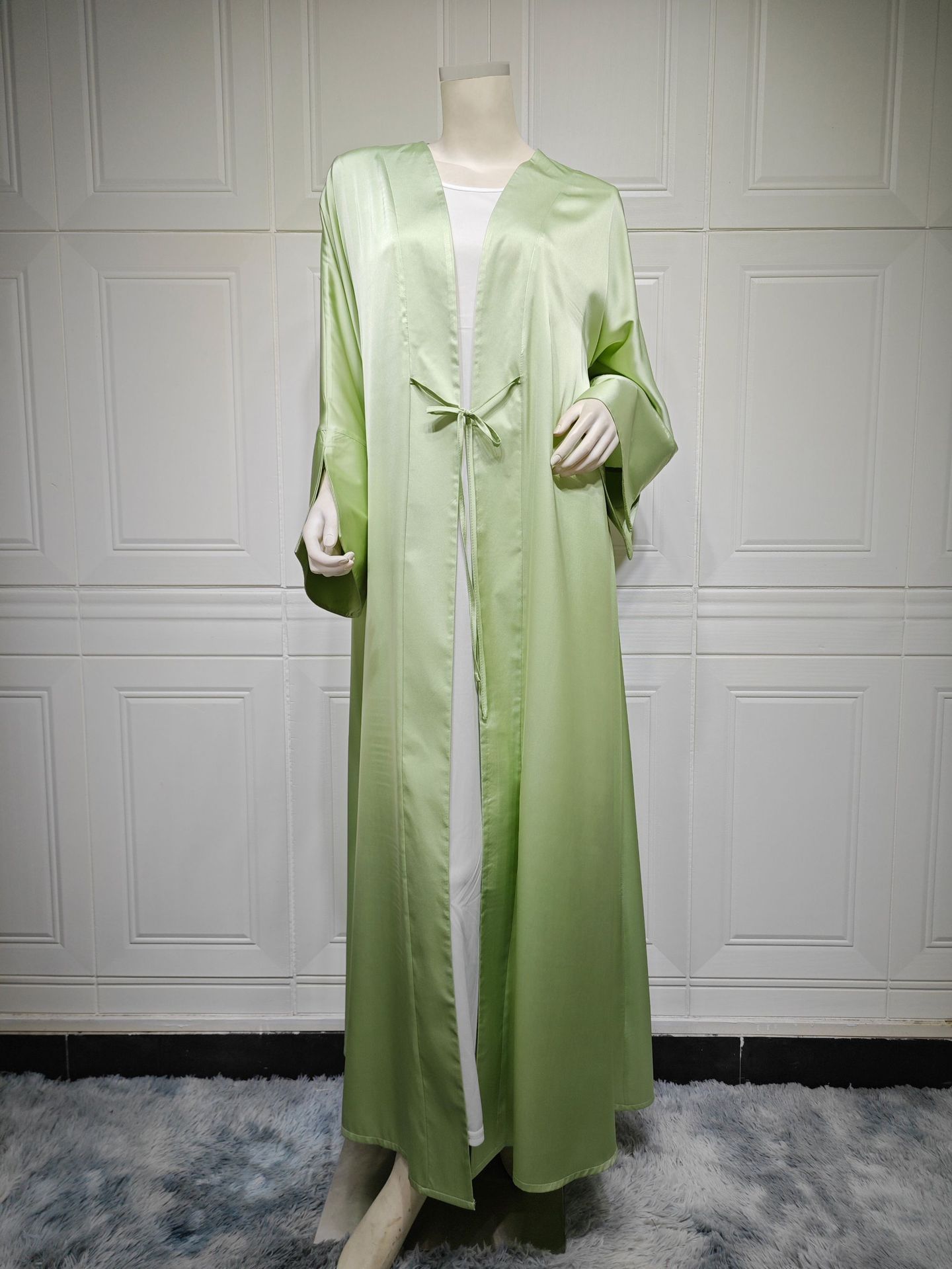 Naher Osten Muslim Robe Mode Satin Weiches Kleid